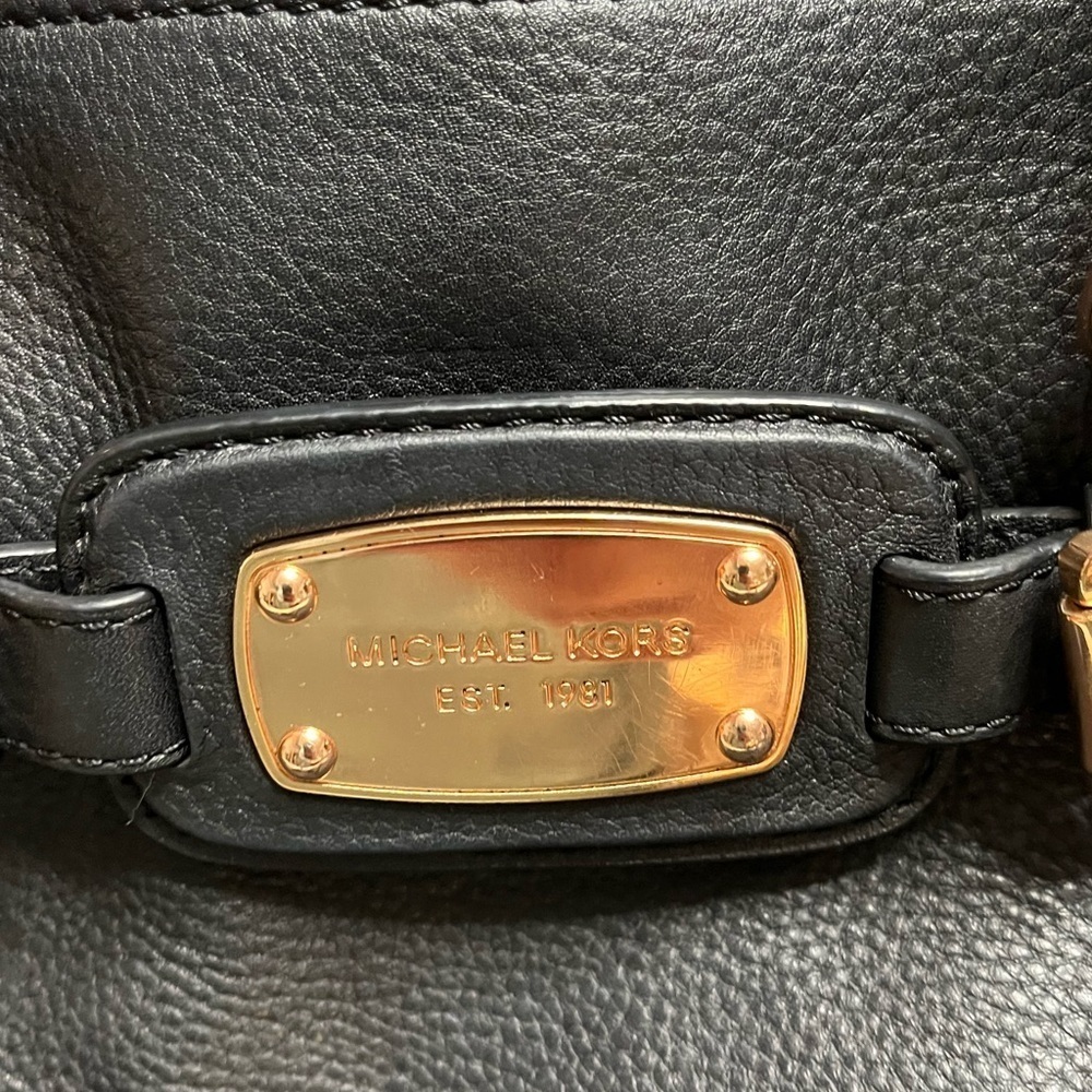 MICHAEL Michael Kors Black Leather Shoulder Bag with Rose Gold Hardware - Picture 4 of 7